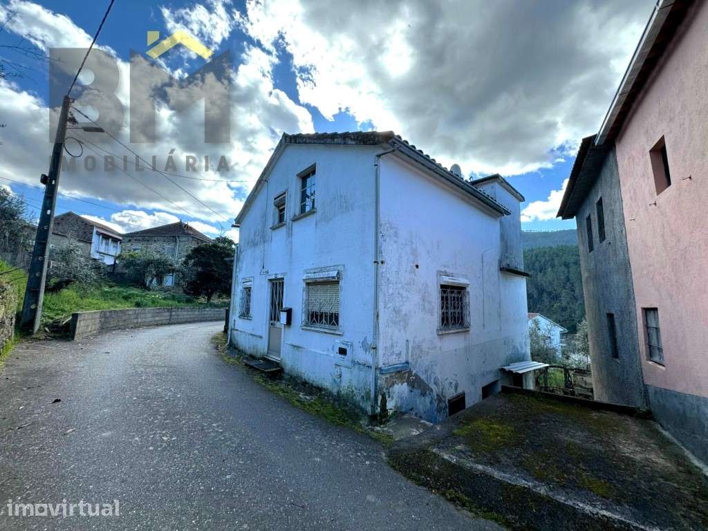 Moradia T2 com quintal e vistas para a Serra! - Grande imagem: 3/34