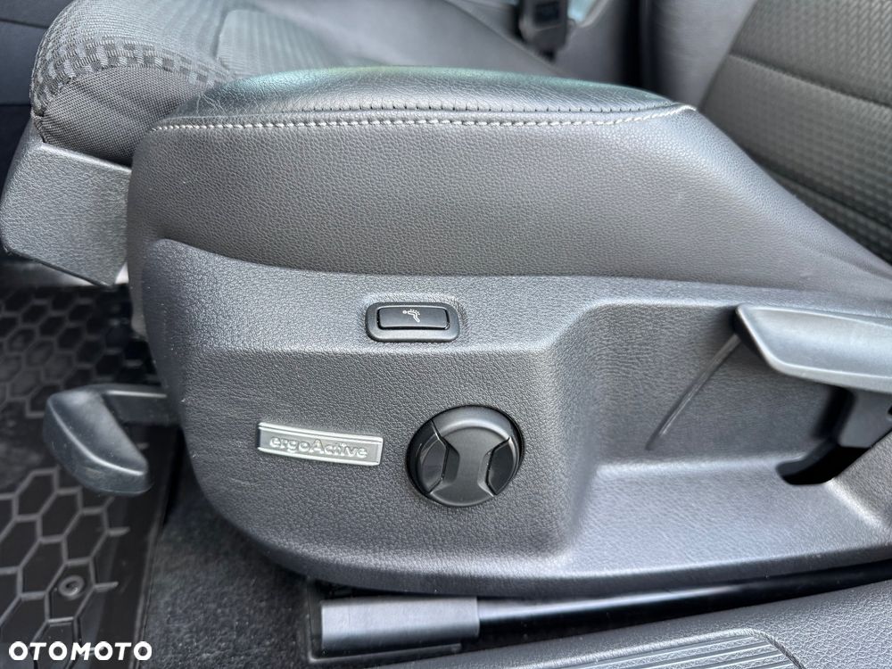 Volkswagen Golf 1.4 TSI BMT Highline - 28