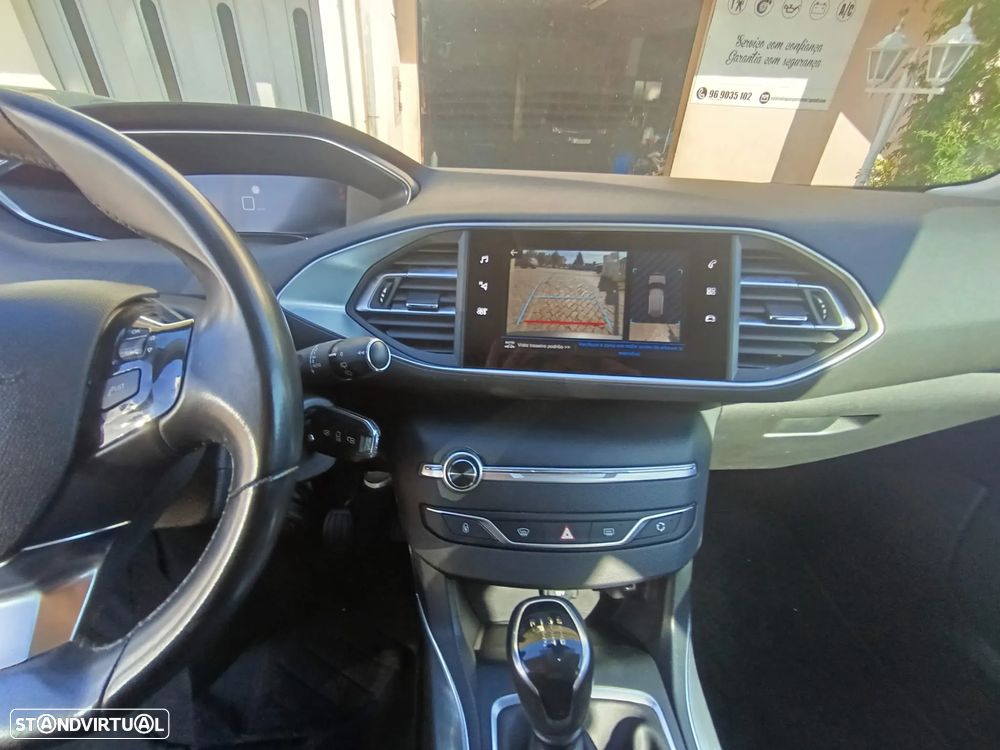 Peugeot 308 SW 1.5 BlueHDi Style - 21