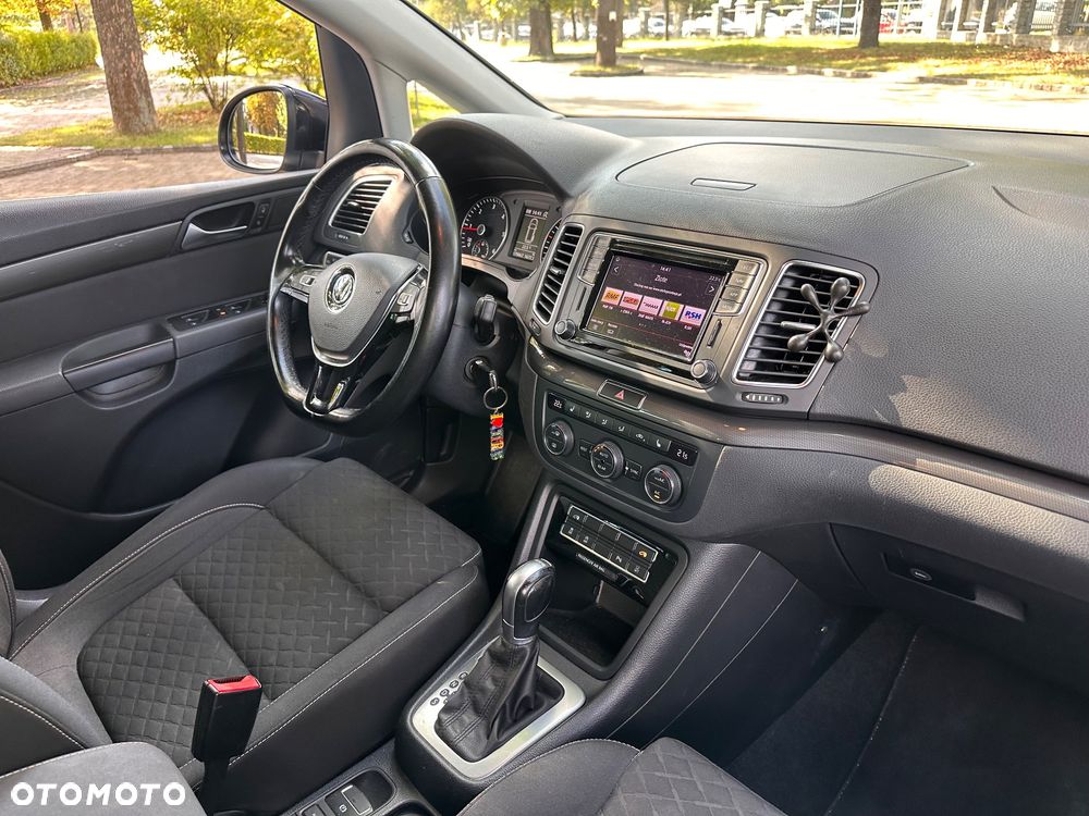 Volkswagen Sharan 2.0 TDI DSG 4MOTION (BlueMotion Technology) Highline - 25