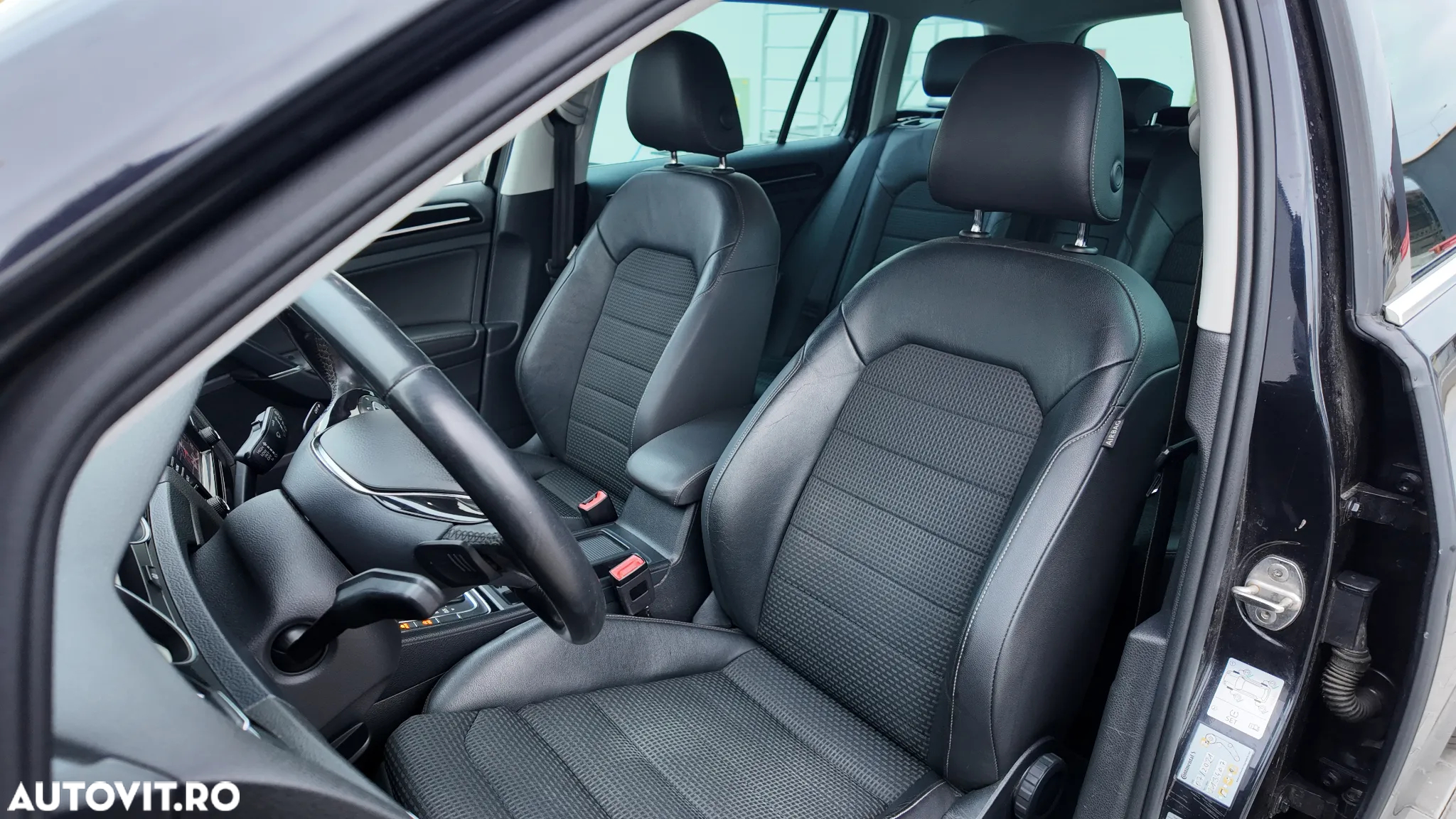 Volkswagen Golf 2.0 BlueTDI DSG Highline - 8
