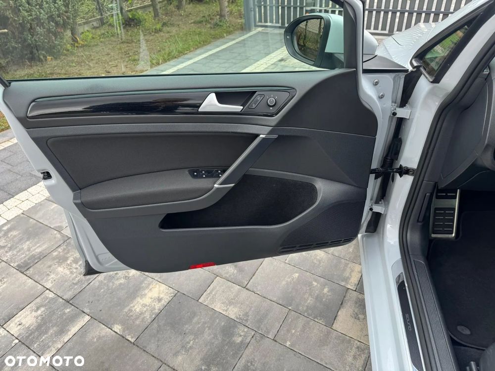 Volkswagen Golf 1.6 TDI SCR DSG Comfortline - 19