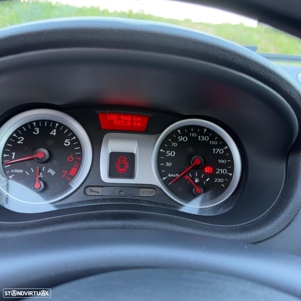 Renault Clio 1.2 16V Confort - 7