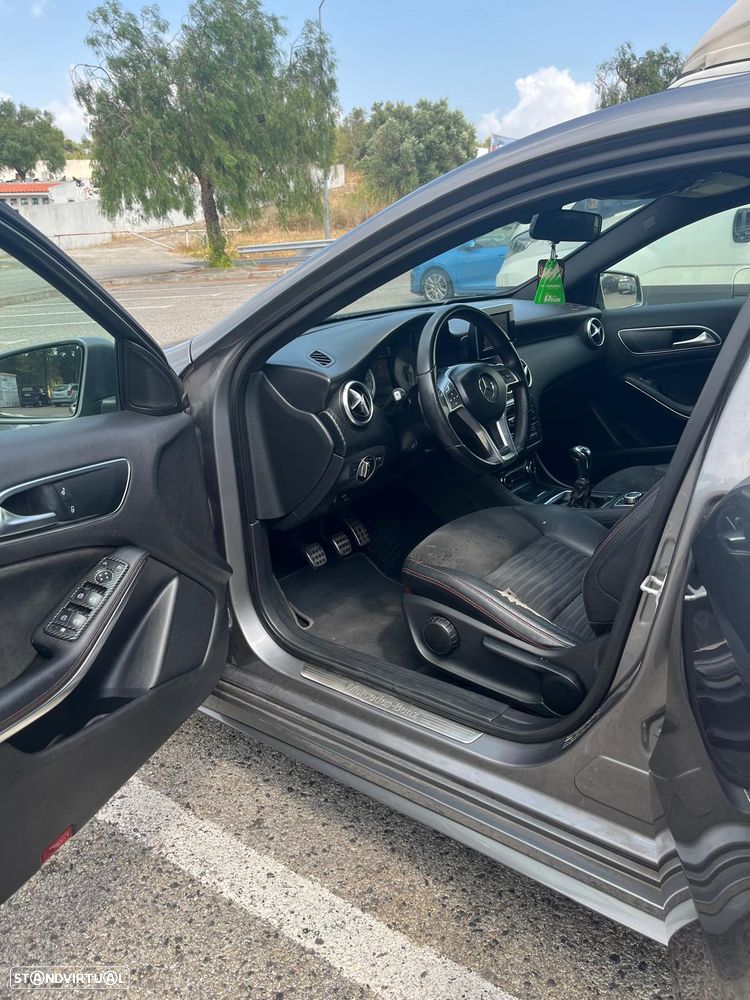 Mercedes-Benz A 180 d AMG Line - 2
