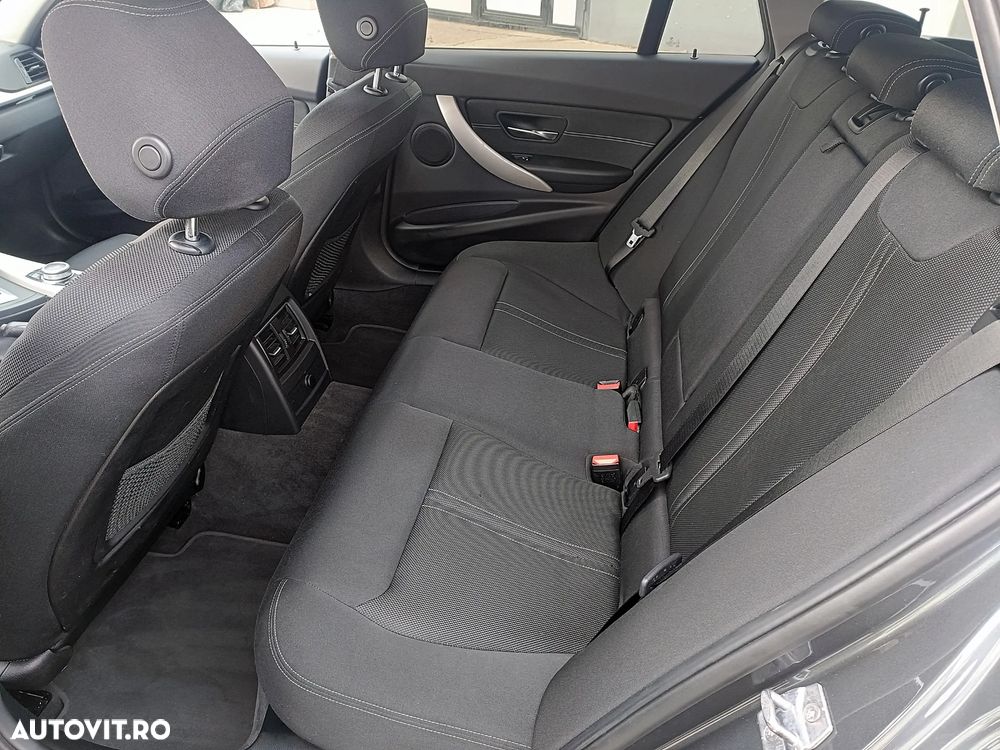 BMW Seria 3 320d Sport-Aut. Advantage - 12