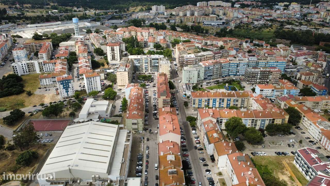 Oportunidade na Torre da Marinha: Apartamento T2 com Excelente Localiz - Grande imagem: 4/25