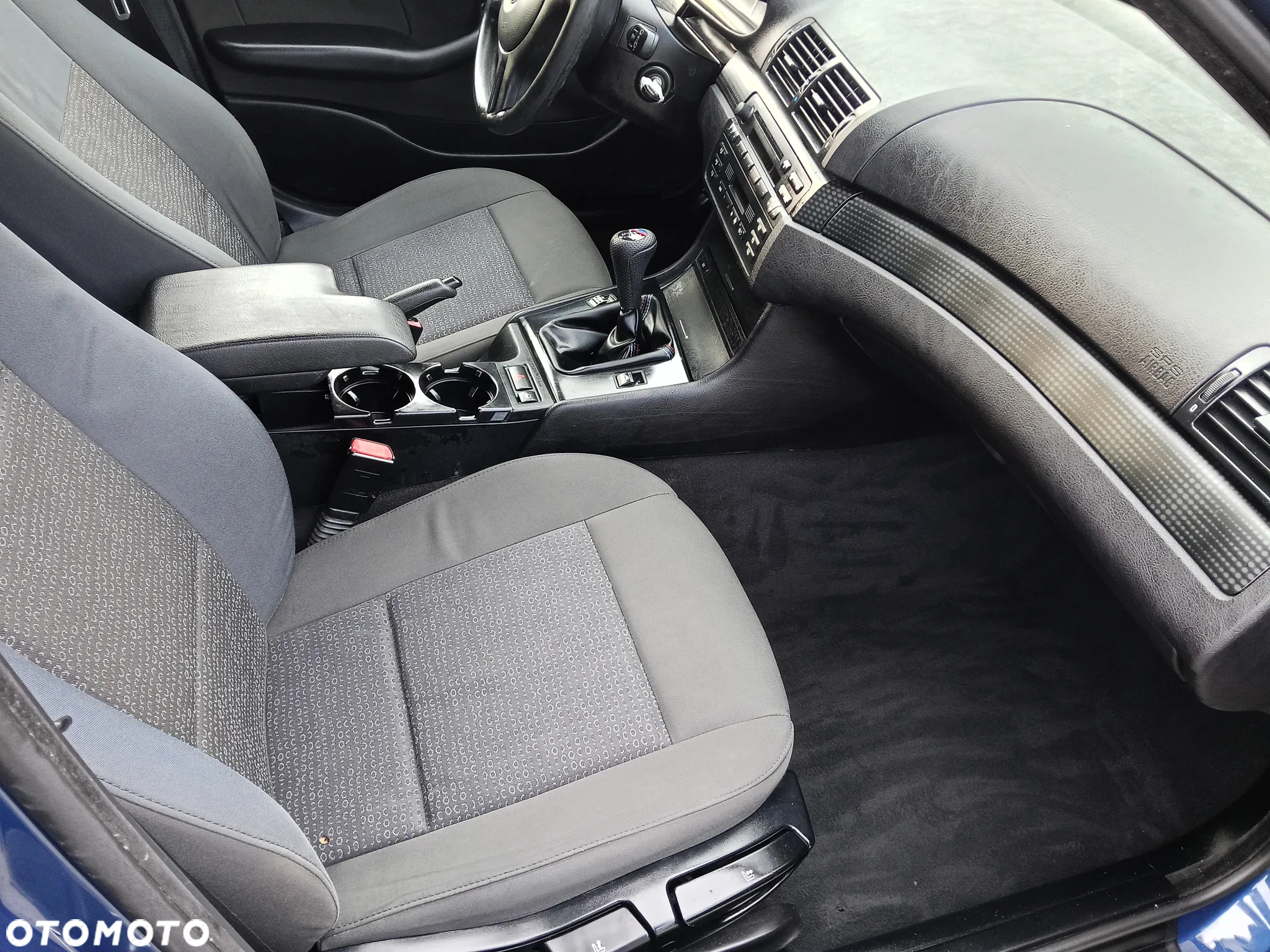BMW Seria 3 318i Touring - 26