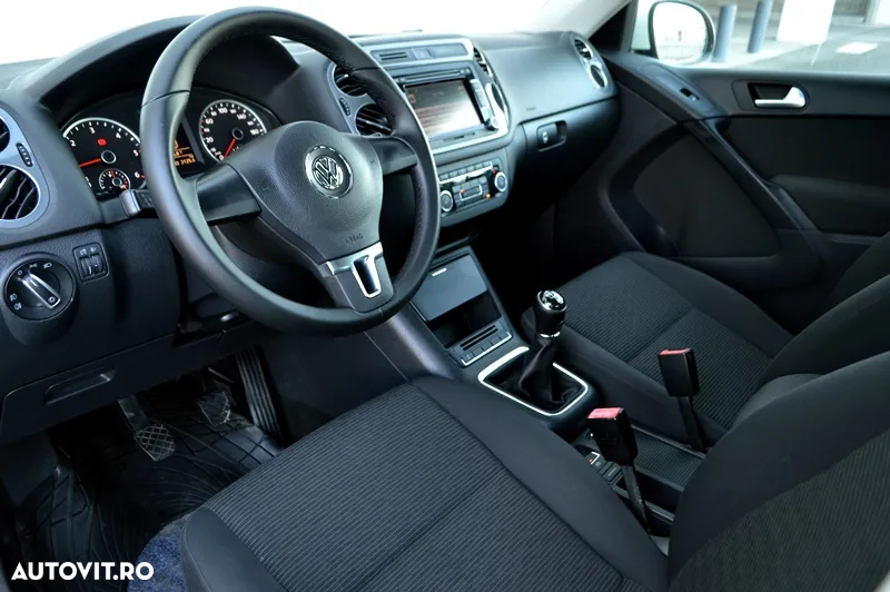 Volkswagen Tiguan - 11