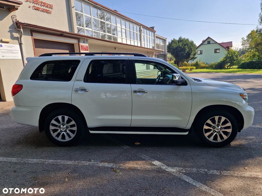 Toyota Sequoia - 23