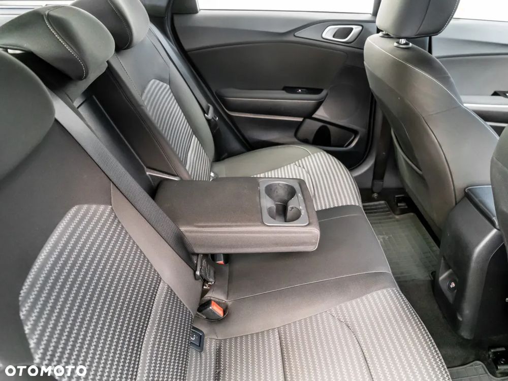 Kia Ceed 1.5 T-GDI M DCT - 23