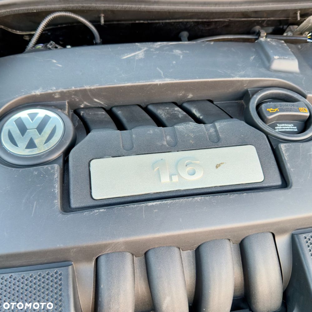 Volkswagen Golf 1.6 Comfortline - 23
