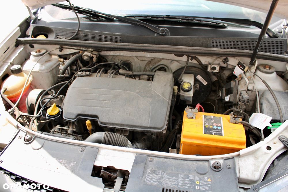 Dacia Logan 1.2 16V Access - 10