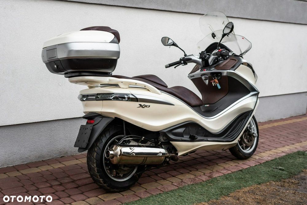 Piaggio X10 - 4