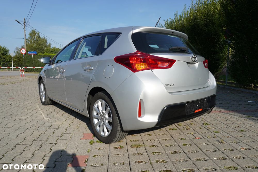 Toyota Auris 1.6 Executive - 14