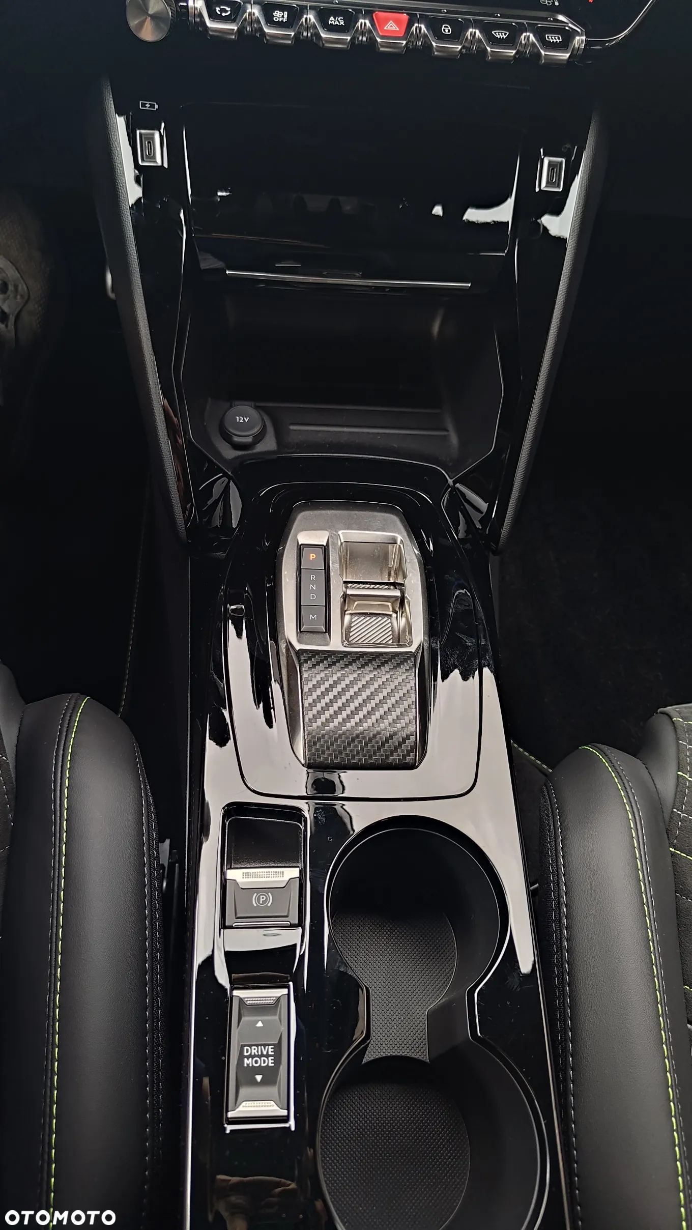Peugeot 2008 PureTech 130 EAT8 GT - 37