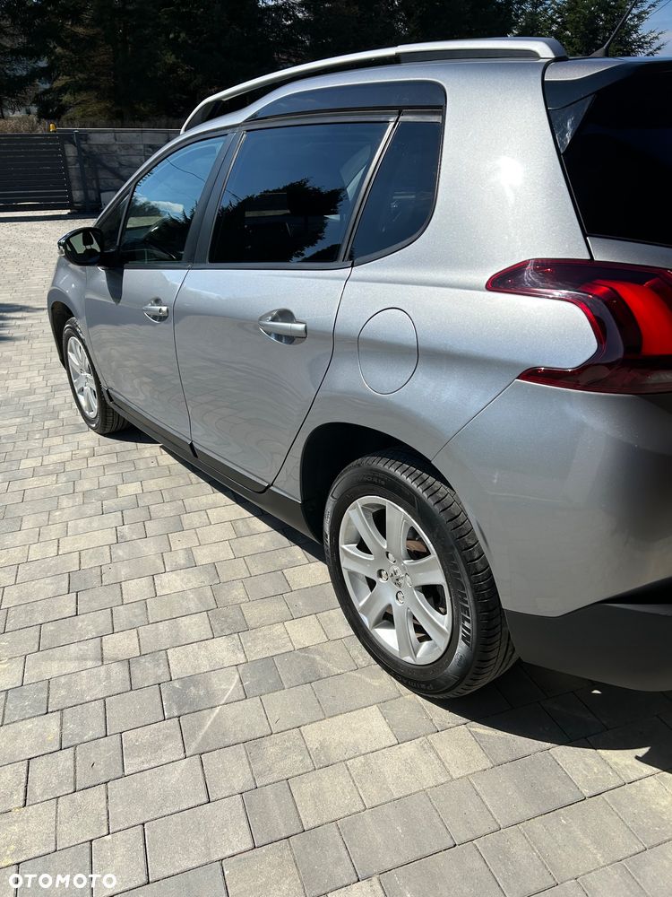 Peugeot 2008 - 8