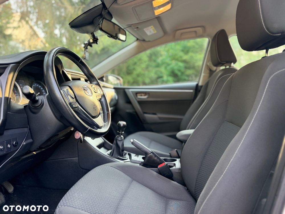 Toyota Corolla 1.6 Comfort - 17