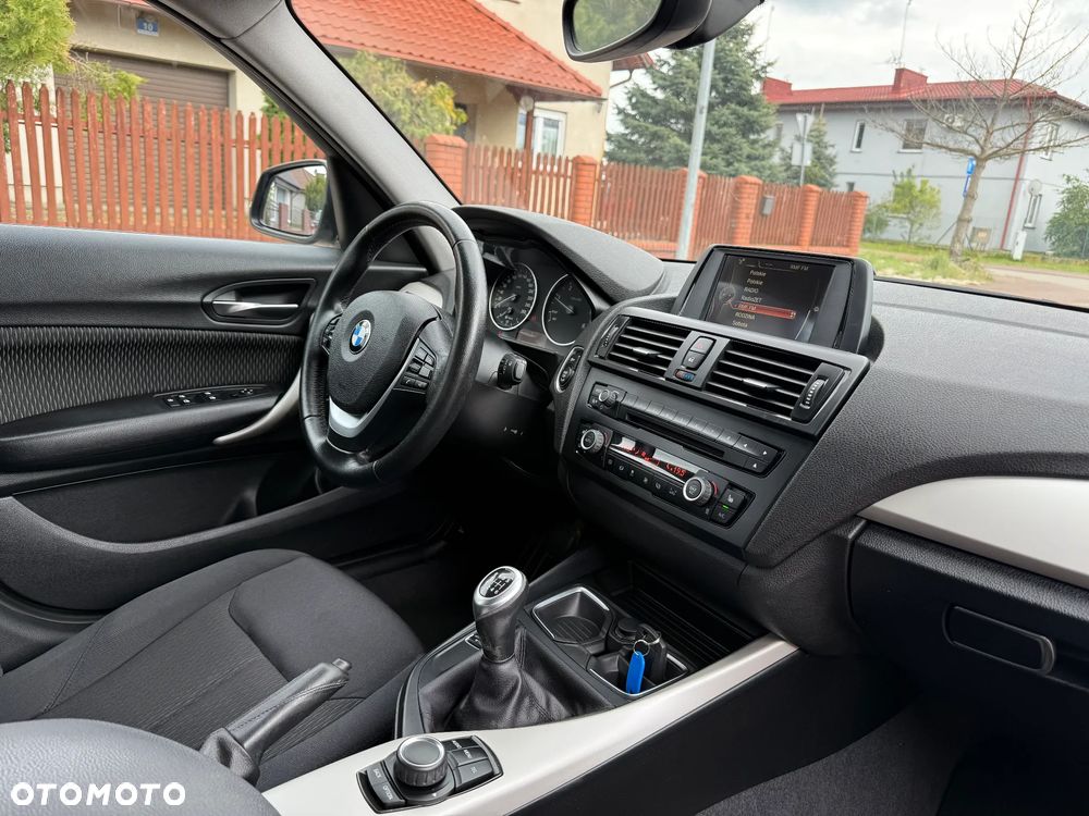 BMW Seria 1 120d - 32