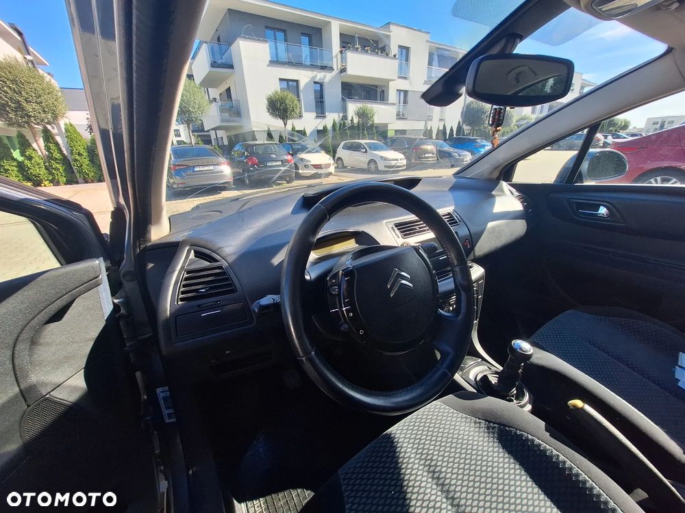 Citroën C4 1.6 HDi FAP Confort - 6