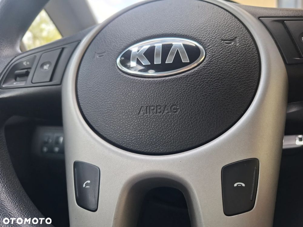 Kia Venga 1.4 CVVT Business Line - 19