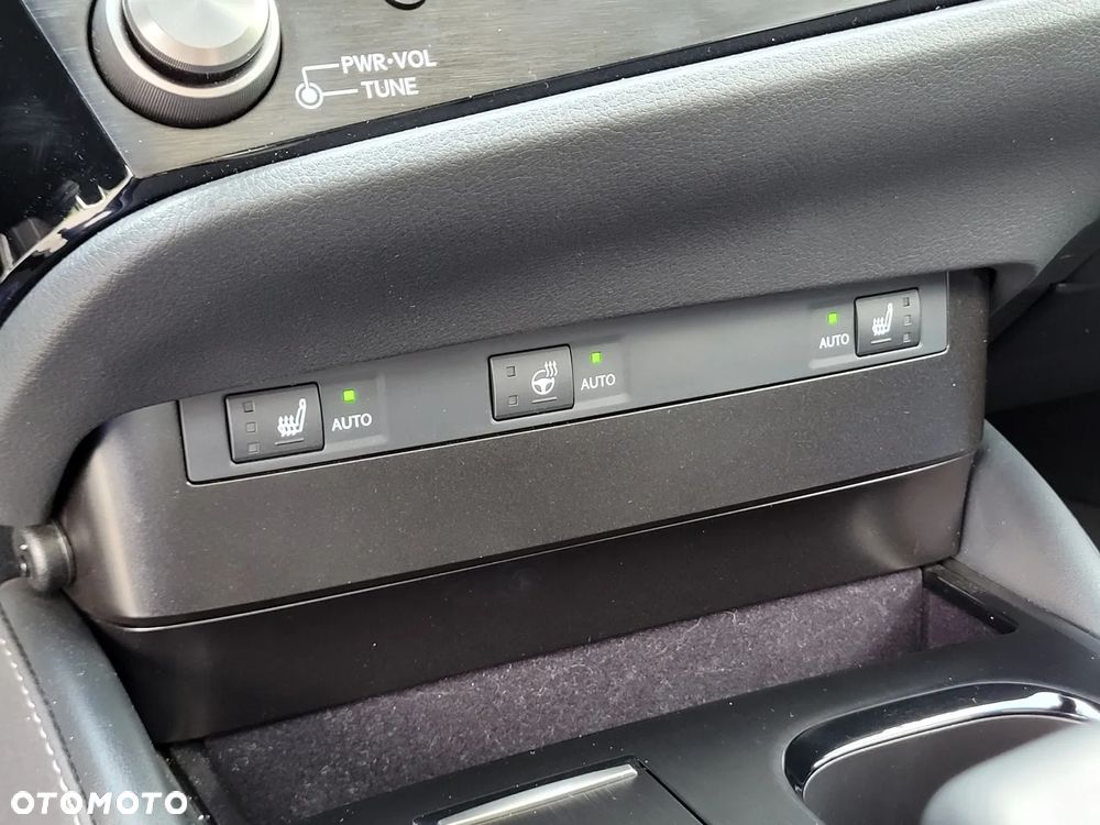 Lexus ES 300h Business Edition - 28