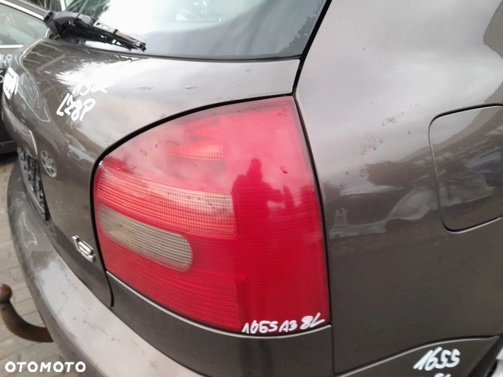 AUDI A3 8L LAMPA PRAWA TYLNA PRAWY TYŁ W BŁOTNIK - 2