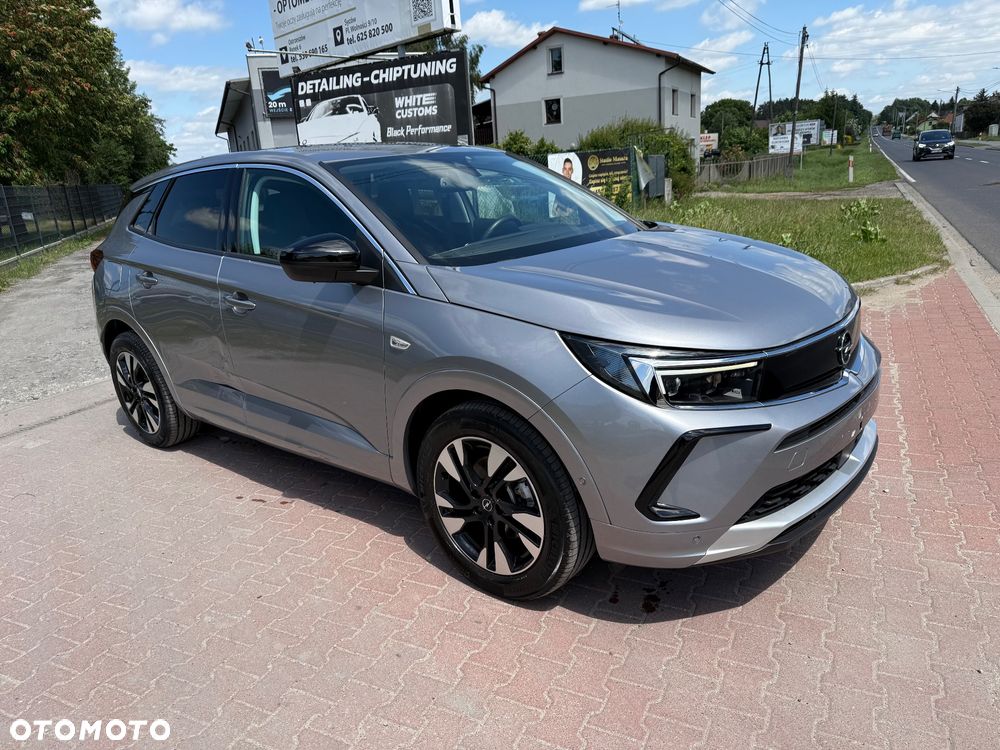 Opel Grandland 1.5 D Automatik Business Elegance - 2