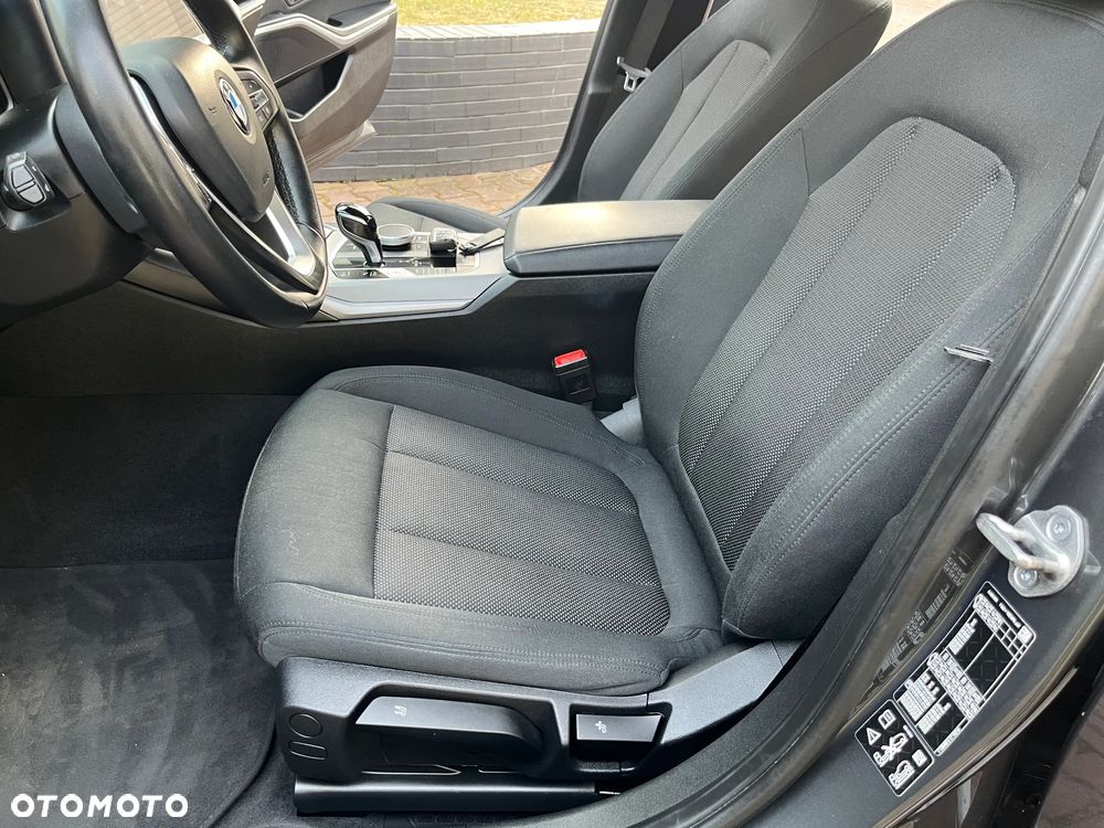 BMW Seria 3 320i xDrive - 19