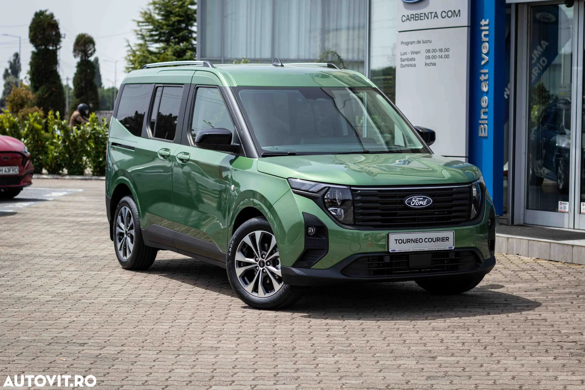 Ford Tourneo Courier 1.0 EcoBoost Titanium - 1