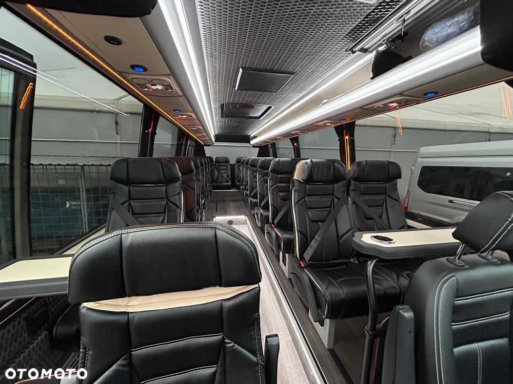 Mercedes-Benz Sprinter 519 - 19