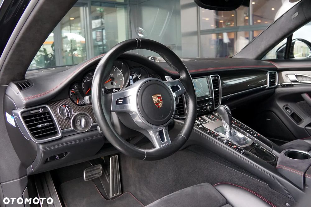 Porsche Panamera GTS - 19