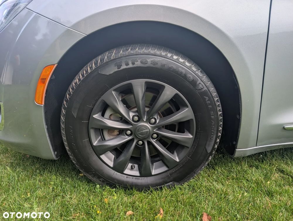 Chrysler Pacifica - 18