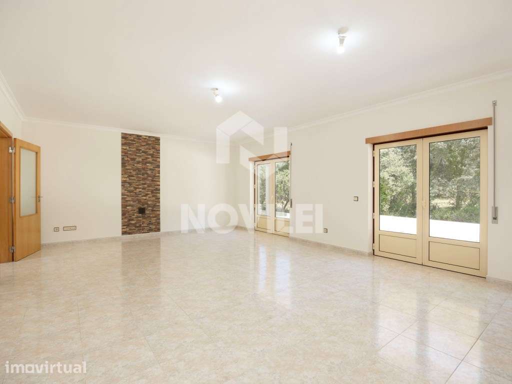 Moradia Isolada Térrea, renovada, 1500m2 de terreno murados - Grande imagem: 5/31