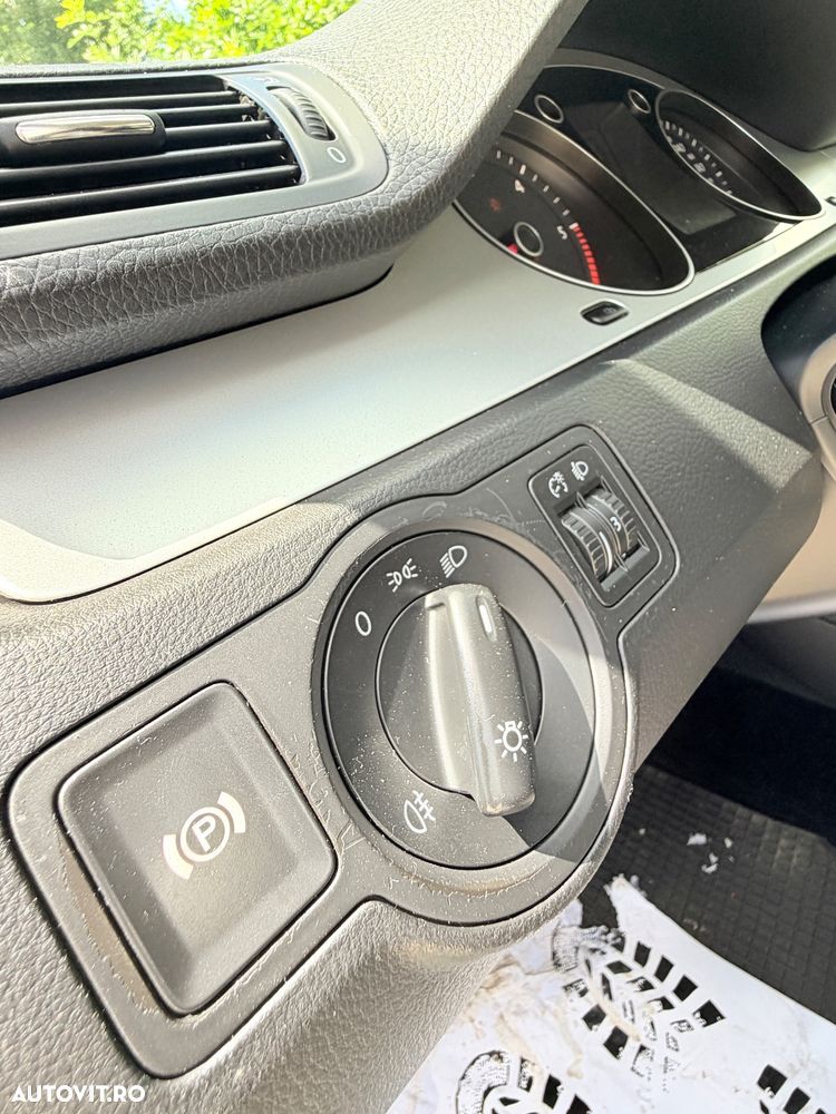 Volkswagen Passat - 13