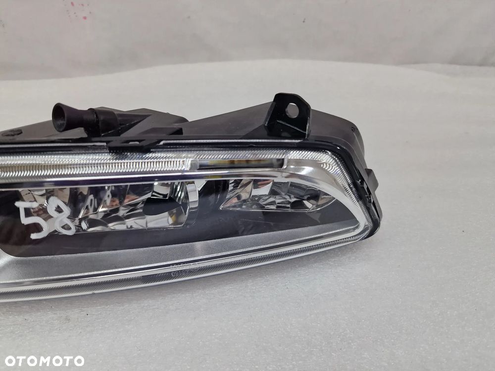 VW POLO V 6R0 08- PRAWY HALOGEN NA DWIE ŻARÓWKI , BARDZO ŁADNY , NR AUKCJI LPP58 - 3