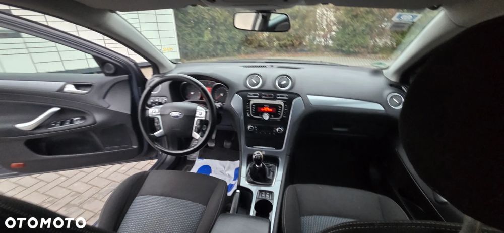 Ford Mondeo 2.0 TDCi Ghia - 33