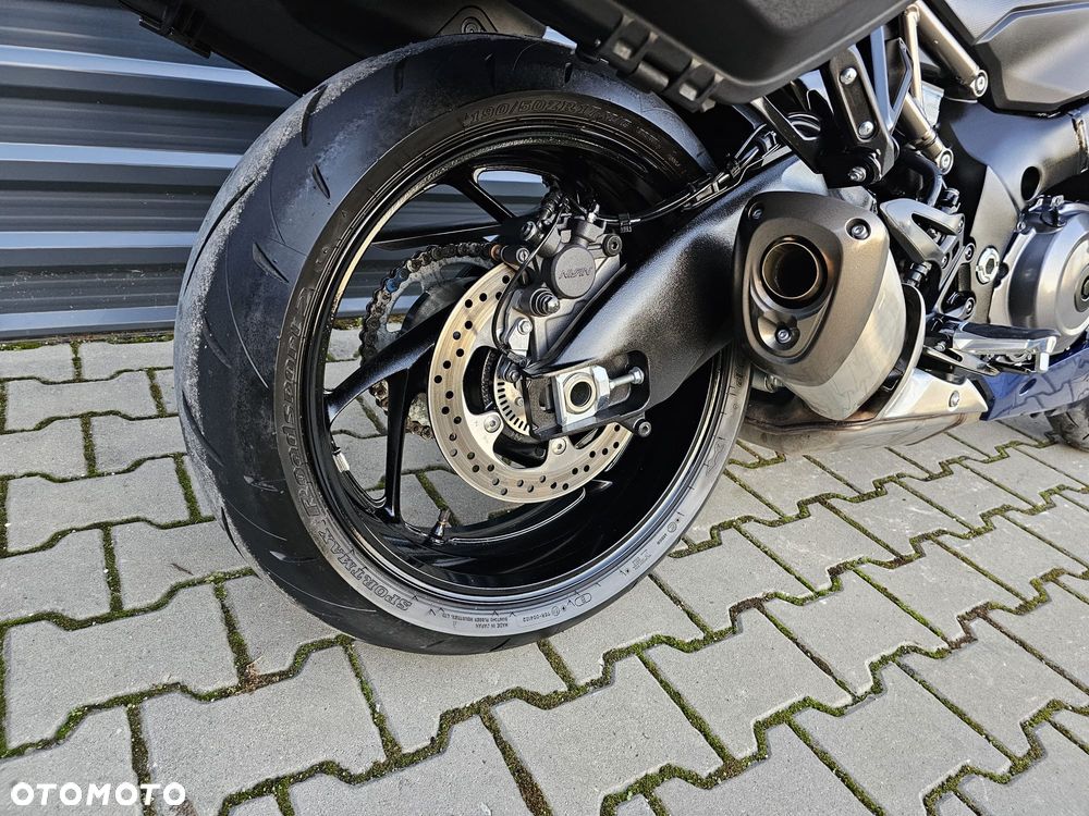 Suzuki GSX - 18