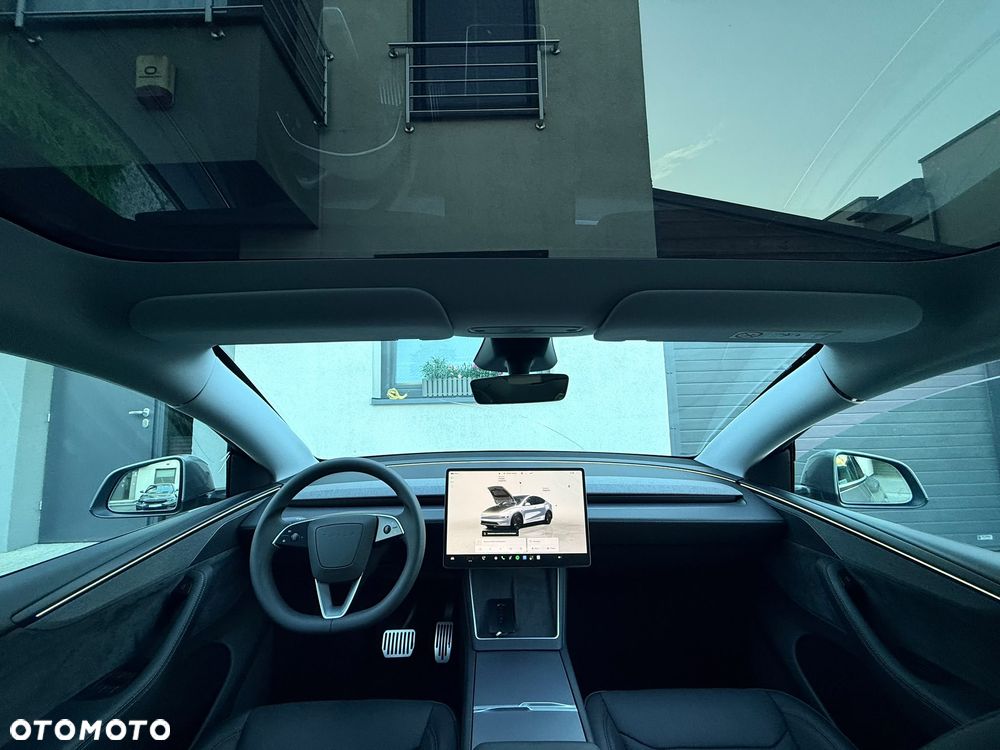 Tesla Model Y Long Range AWD - 20