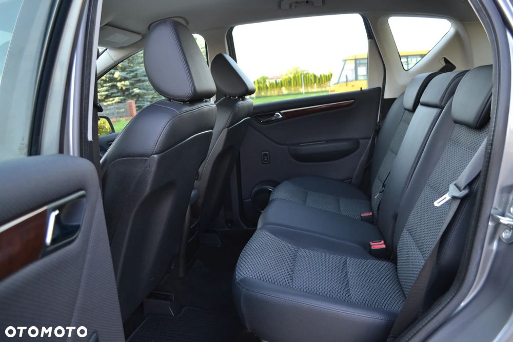 Mercedes-Benz Klasa A 170 BlueEFFICIENCY Elegance - 19