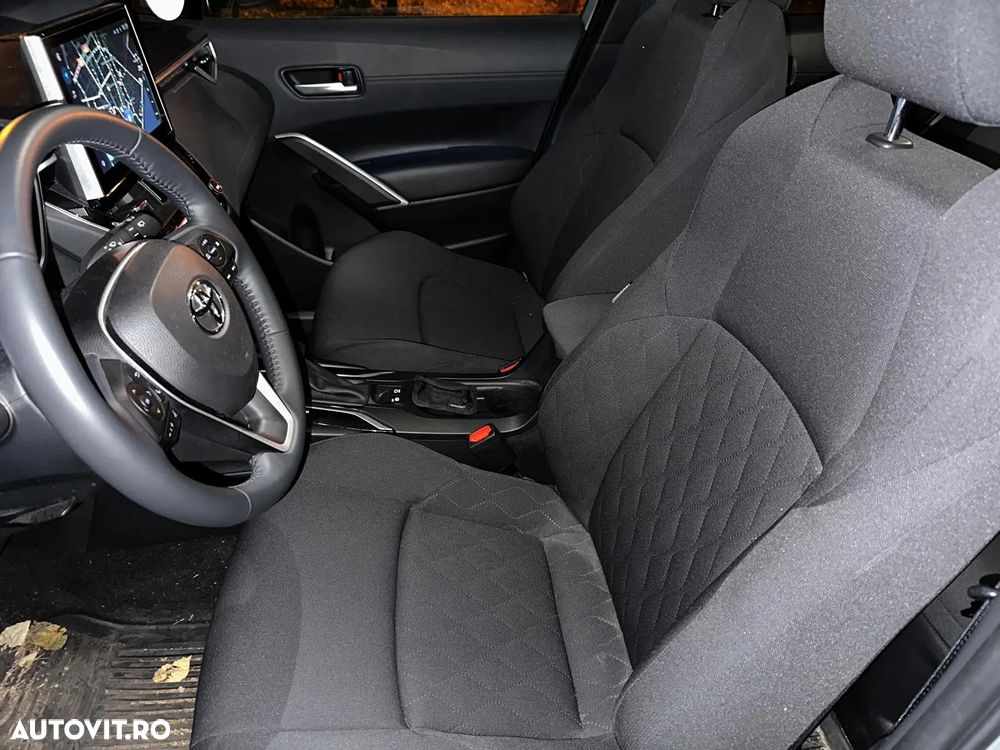 Toyota Corolla Cross - 5