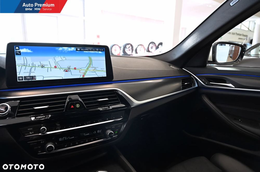 BMW Seria 5 520d xDrive mHEV - 10