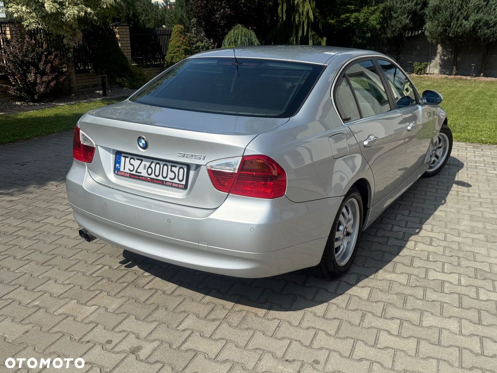 BMW Seria 3 325i - 10