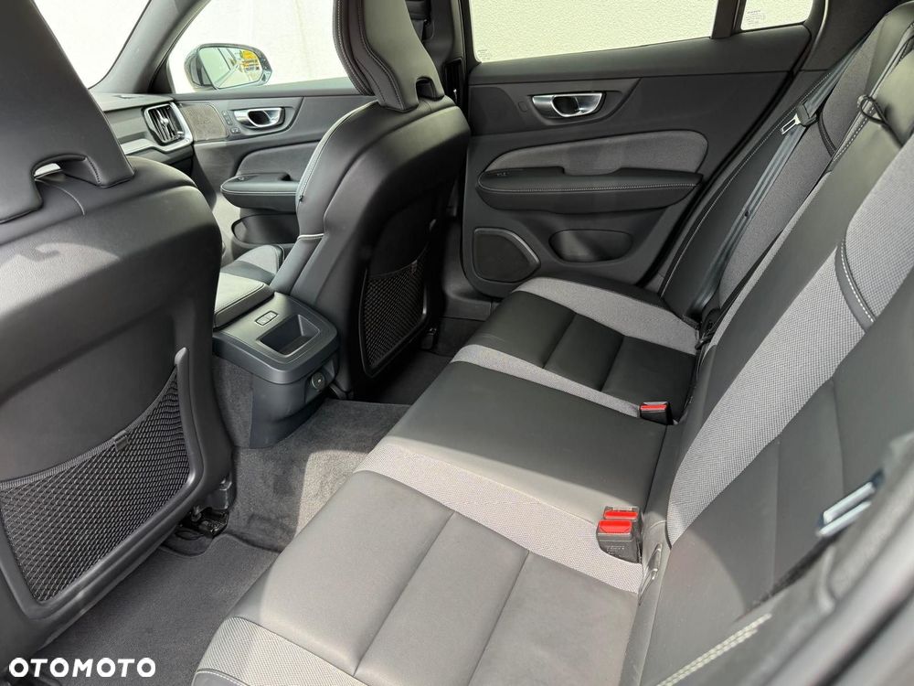 Volvo V60 - 25