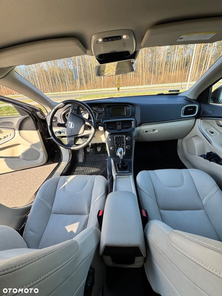 Volvo V40 T3 Kinetic - 8