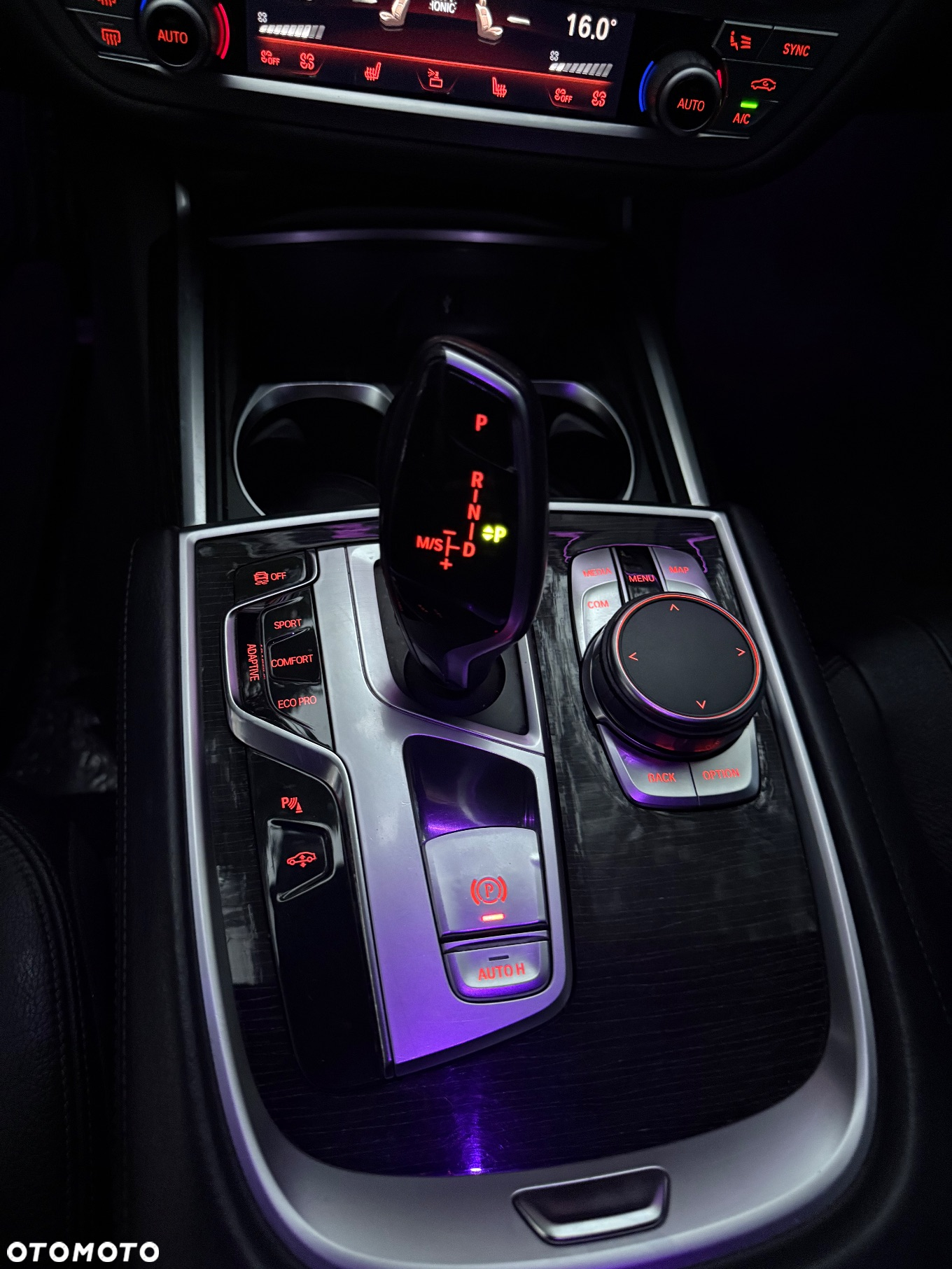 BMW Seria 7 740Li - 28