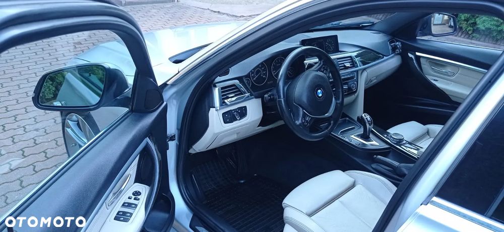 BMW Seria 3 330i - 2