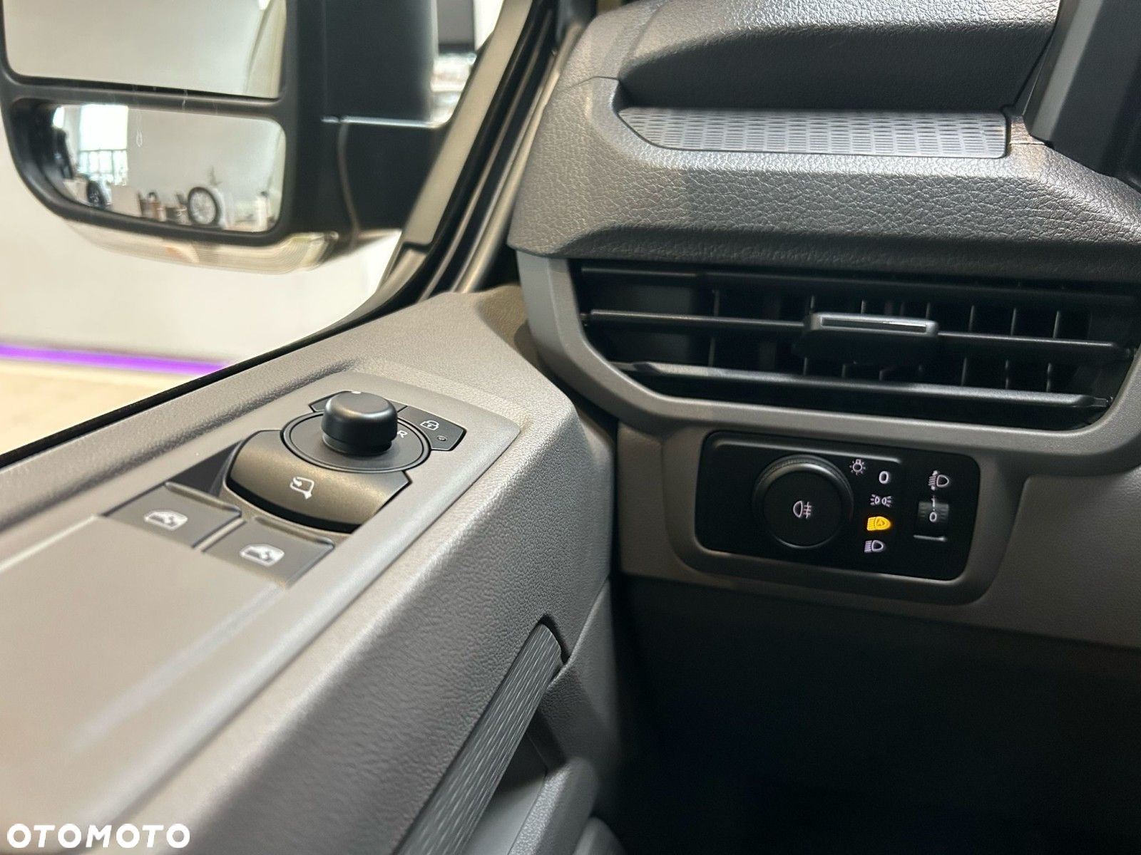 Volkswagen Transporter T7 DEMO Furgon (L2) AUTOMAT, 2.0 TDI 170KM, r.o. 3500 mm - 17