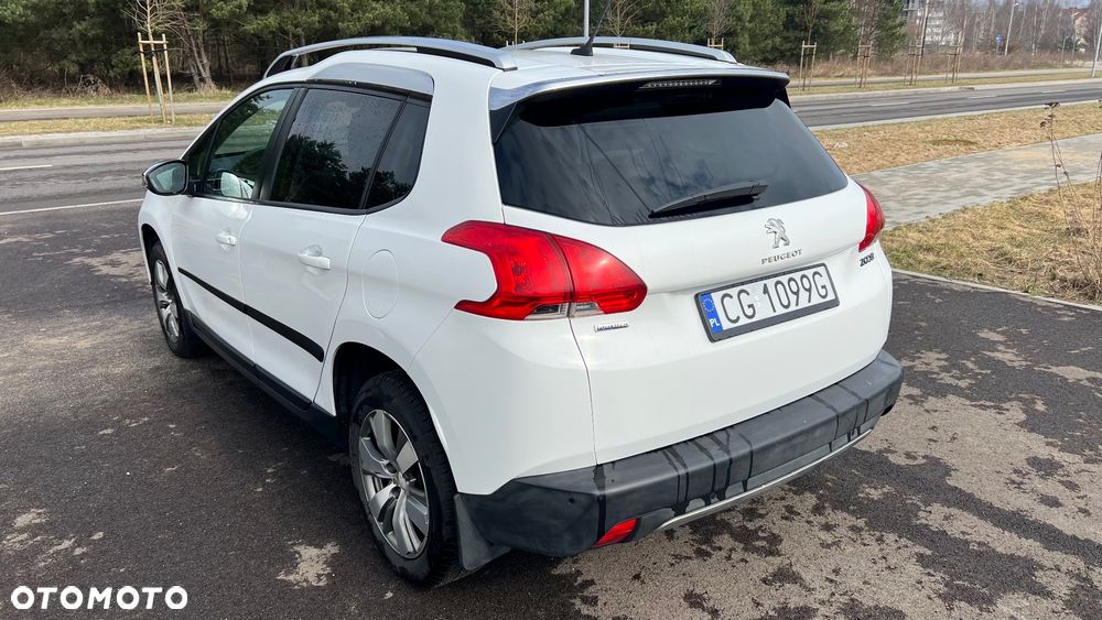 Peugeot 2008 1.2 Pure Tech Active S&S - 6