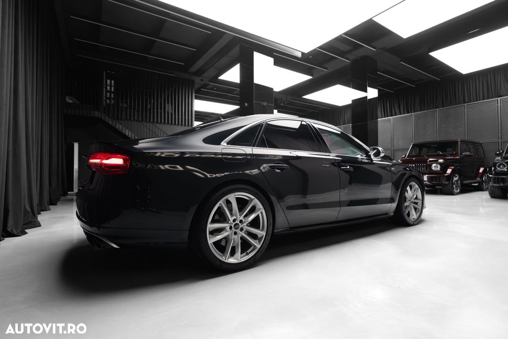 Audi S8 - 10