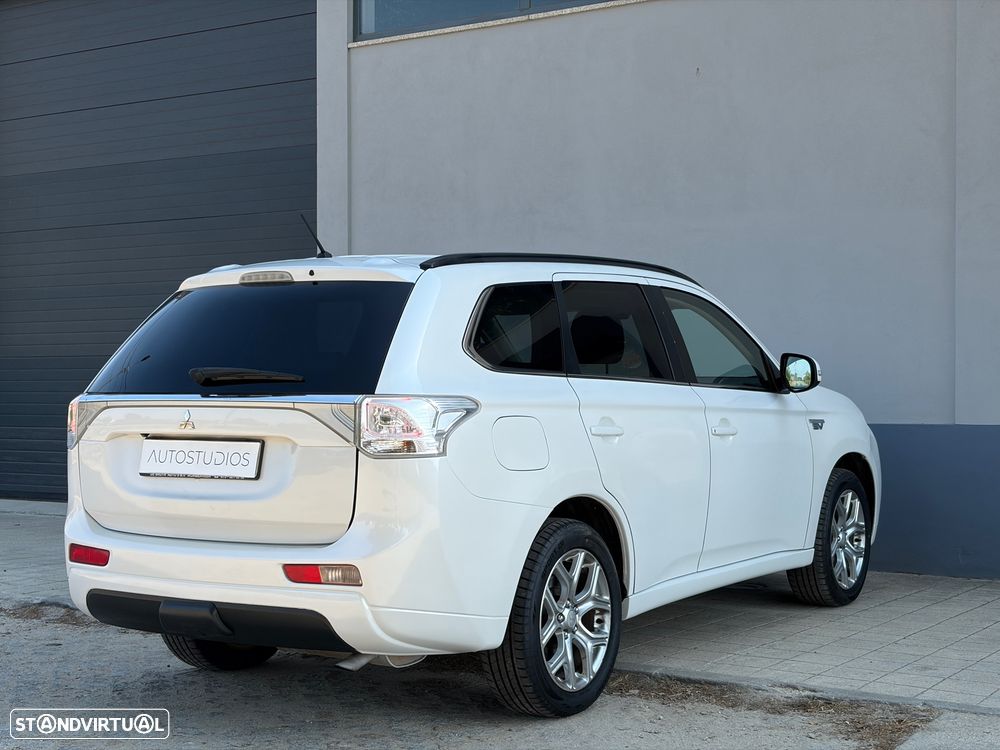 Mitsubishi Outlander 2.0 4WD - 2
